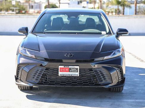 New 2026 Toyota Camry SE image 3