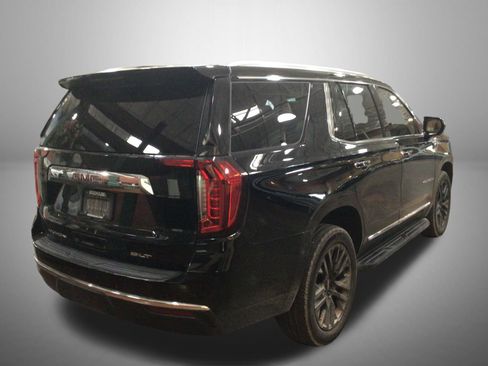 Used 2023 GMC Yukon SLT AWD/4WD image 3