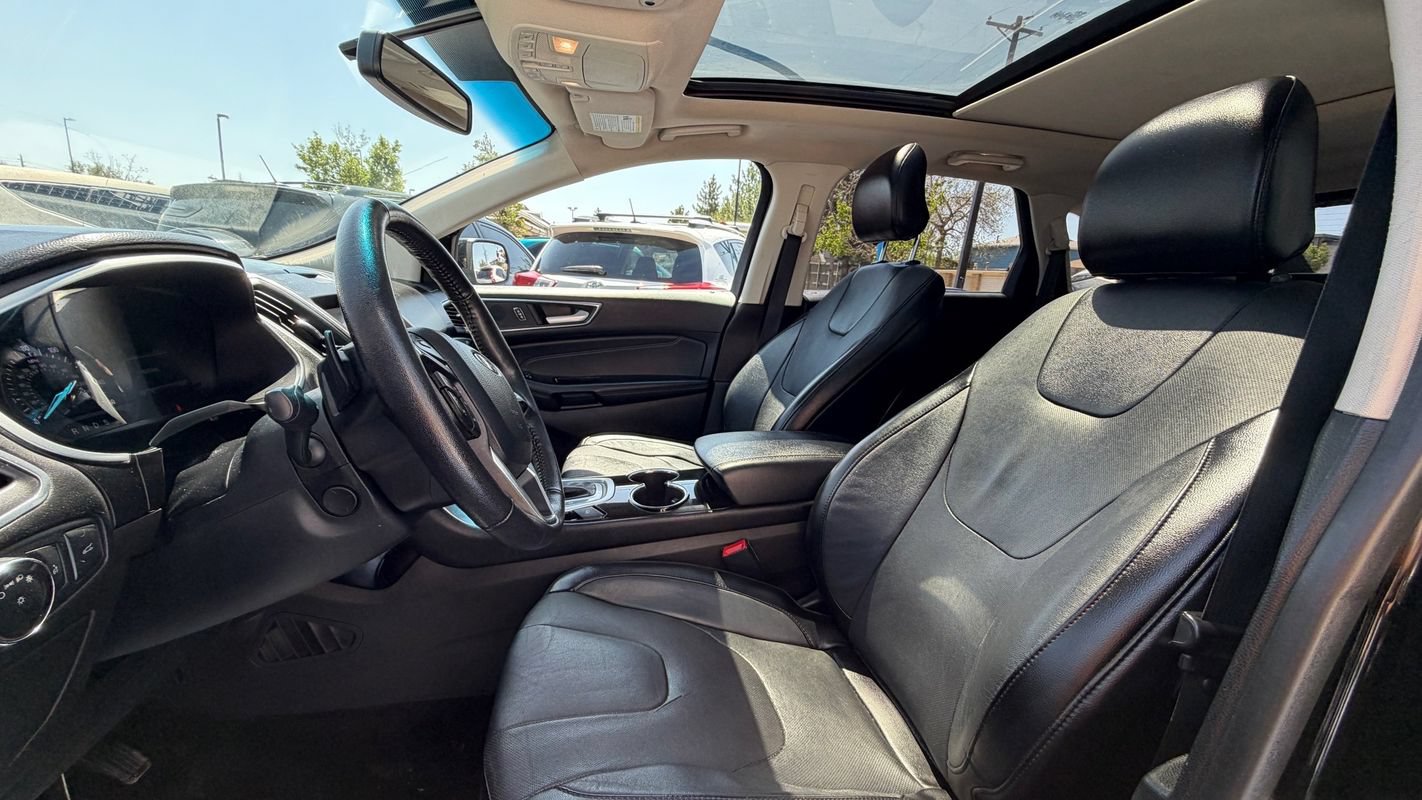 Used 2018 Ford Edge Titanium w/ Equipment Group 301A AWD/4WD image 8