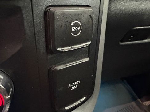 Used 2021 Ford F150 Lariat image 24