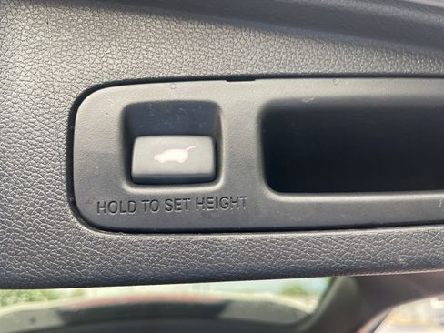 Used 2018 Honda CR-V Touring image 10