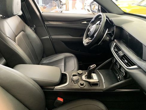 Used 2022 Alfa Romeo Stelvio Sprint image 22