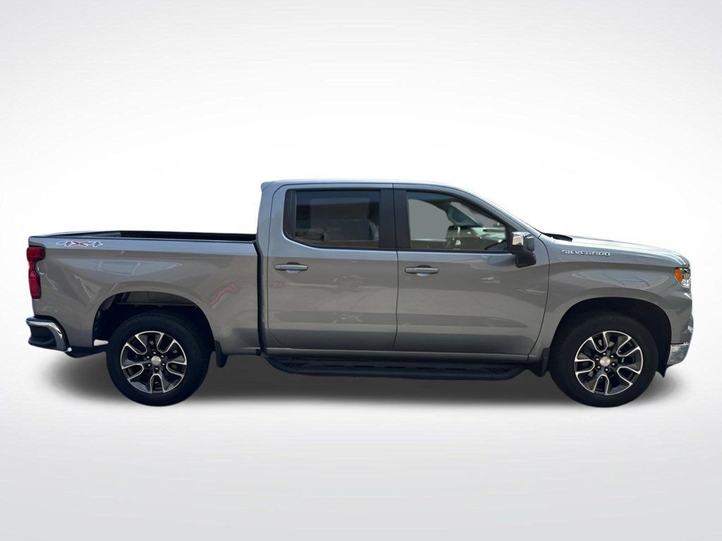 Used 2023 Chevrolet Silverado 1500 LT AWD/4WD image 8