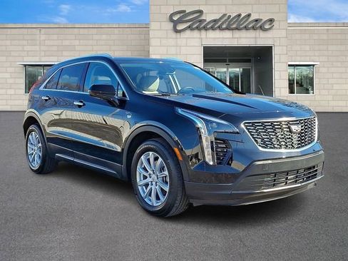 Used 2023 Cadillac XT4 Luxury w/ Cold Weather Package image 2