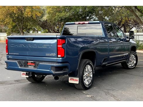 Used 2025 Chevrolet Silverado 3500 High Country w/ Technology Package image 14