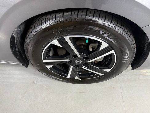 Used 2024 Nissan Sentra SV FWD image 10
