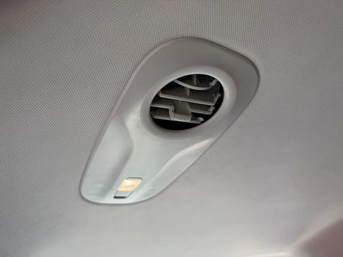 Used 2021 Chrysler Pacifica Touring-L w/ Premium & Safety Sphere Group FWD image 28