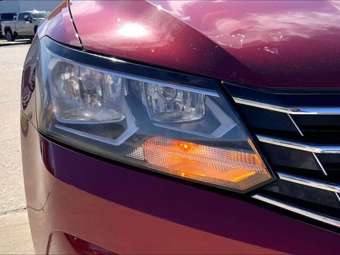 Used 2019 Volkswagen Passat 2.0T Wolfsburg image 27