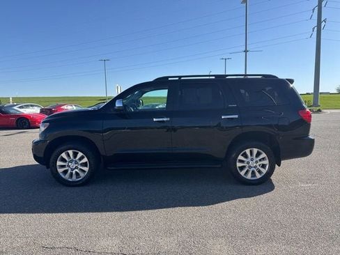 Used 2017 Toyota Sequoia Platinum AWD/4WD image 10