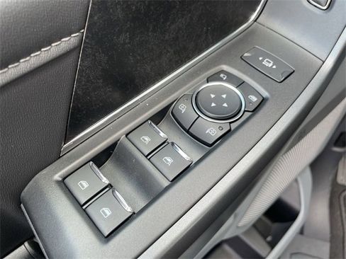 Used 2025 Ford F350 XLT w/ Black Appearance Package image 21