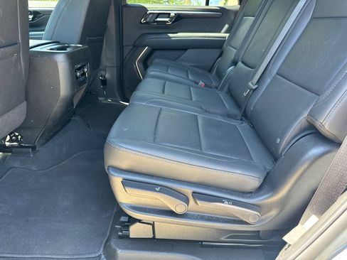 Used 2025 Chevrolet Tahoe LT AWD/4WD image 21