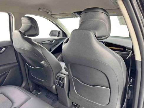 Used 2023 Kia Niro EX image 30