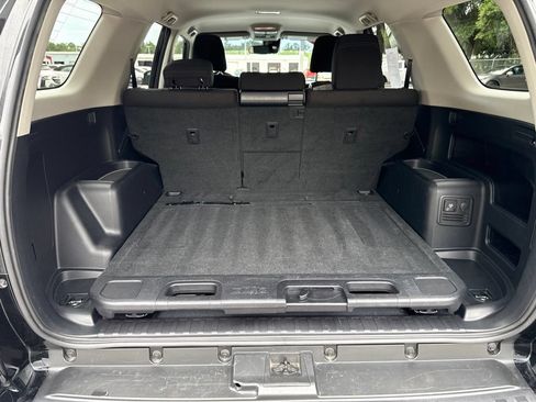 Used 2022 Toyota 4Runner Trail Special Edition AWD/4WD image 19