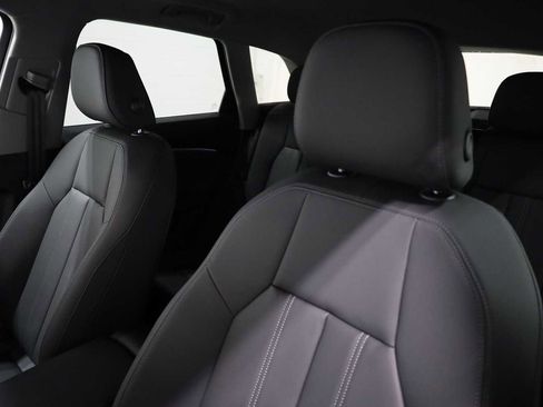 New 2025 Audi Q5 Premium image 18