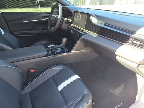 Certified 2025 Toyota Camry SE image 13
