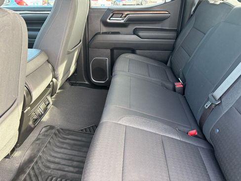 Used 2024 Chevrolet Silverado 1500 LT w/ Z71 Off-Road Package image 18