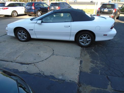 Used 2002 Chevrolet Camaro Z28 RWD image 5