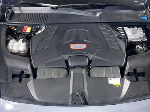 Certified 2022 Porsche Cayenne Turbo GT AWD/4WD image 25
