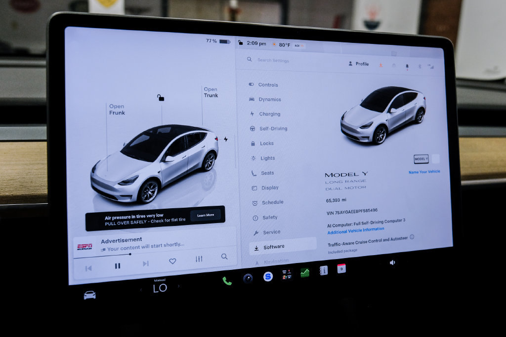 Used 2023 Tesla Model Y Long Range AWD/4WD image 22