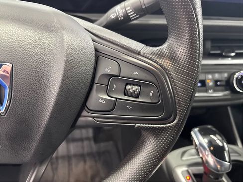 Used 2024 Buick Envista Preferred FWD image 28