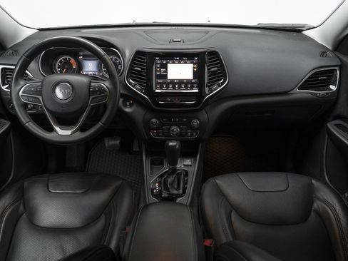 Used 2019 Jeep Cherokee Limited image 2