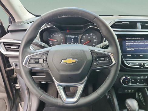 Used 2022 Chevrolet TrailBlazer LT w/ Premium Seating Package FWD image 9
