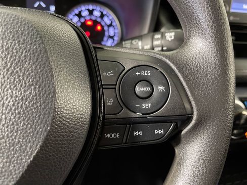 Certified 2022 Toyota RAV4 XLE FWD image 27