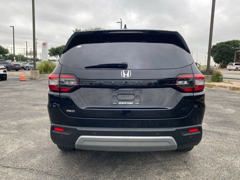 Used 2025 Honda Pilot EX-L image 5