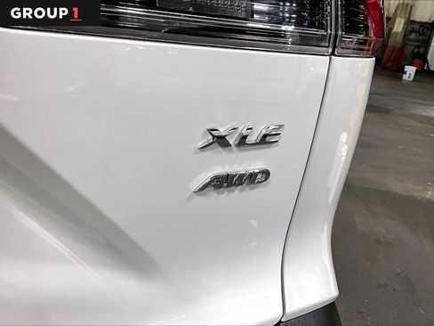 Used 2023 Toyota Corolla Cross XLE AWD/4WD image 10