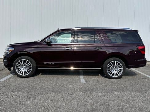 Used 2023 Ford Expedition Max Platinum AWD/4WD image 2