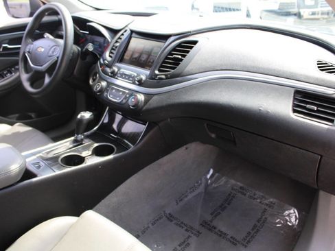 Used 2019 Chevrolet Impala LS FWD image 13
