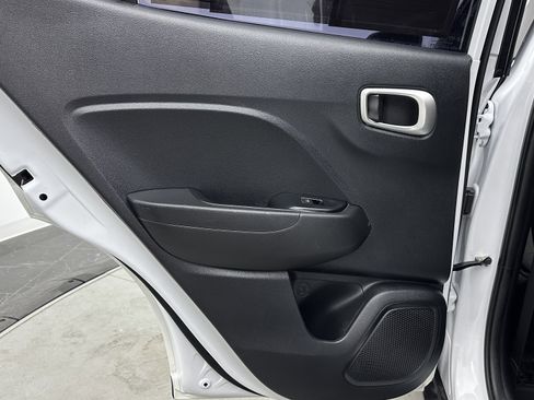 Used 2021 Hyundai Venue SE image 27