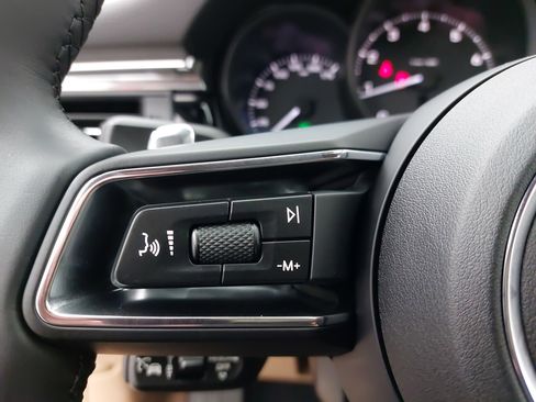 Certified 2025 Porsche Macan image 19