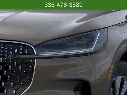 New 2025 Lincoln Aviator AWD w/ Equipment Group 101A image 18