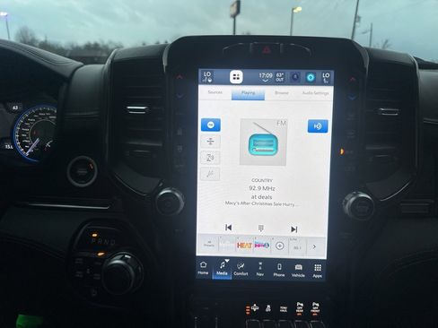 Used 2022 RAM 1500 Limited w/ Body-Colour Bumper Group image 10