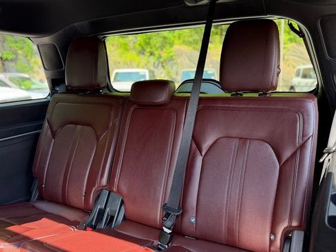 Used 2024 Ford Expedition Limited AWD/4WD image 7