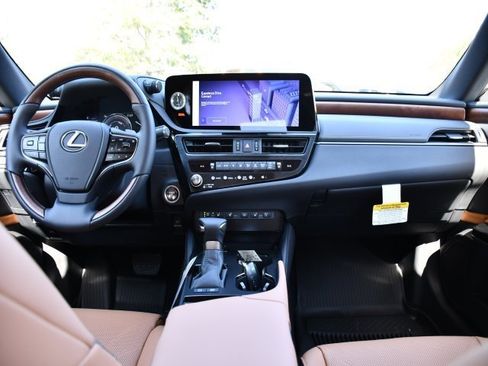 New 2025 Lexus ES 300h w/ Luxury Package image 19