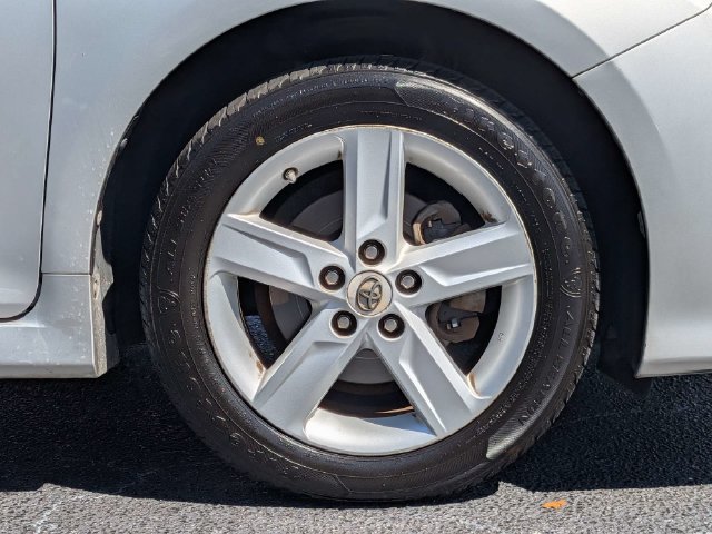 Used 2013 Toyota Camry SE FWD image 10