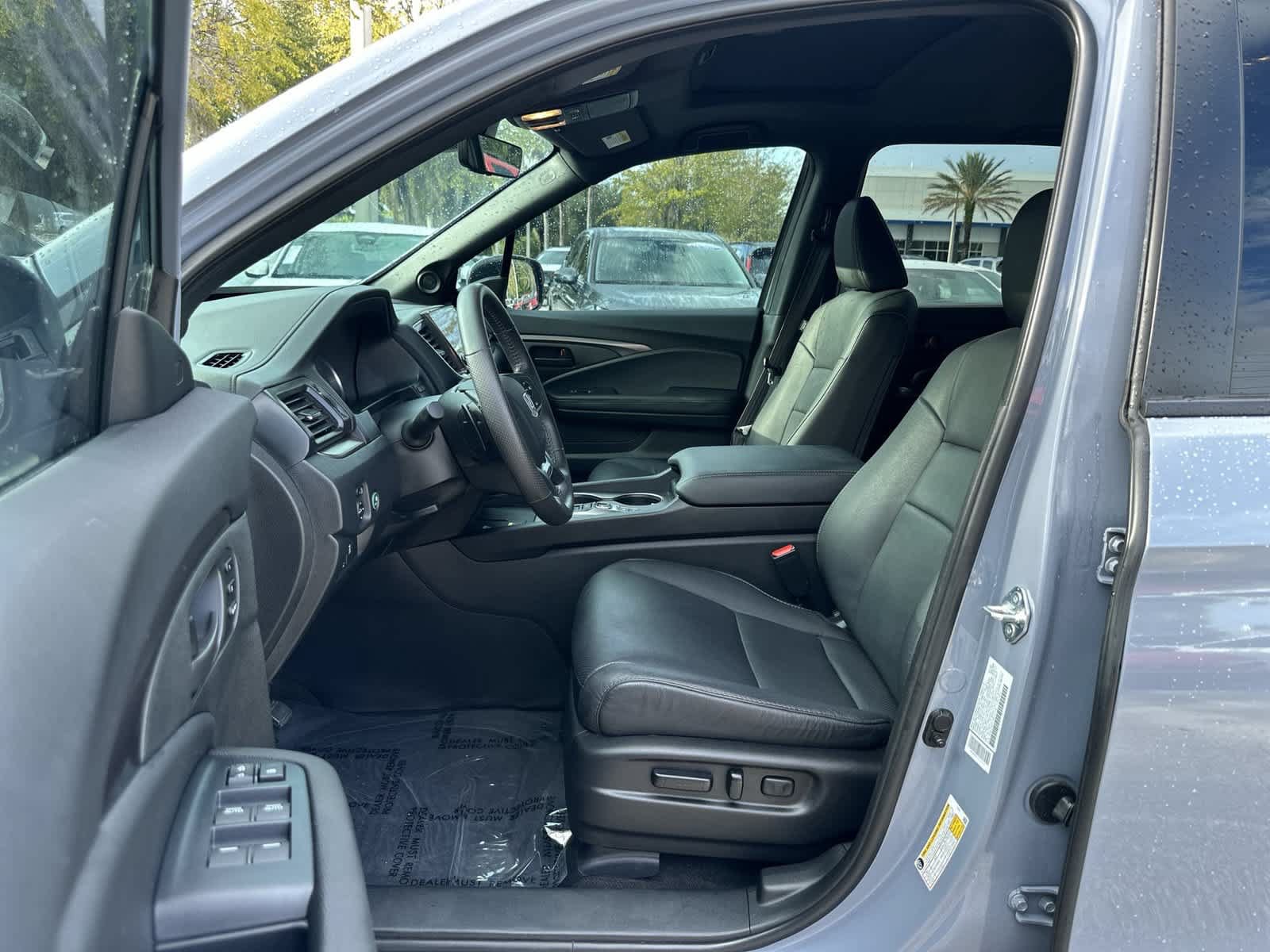Used 2025 Honda Passport EX-L image 2