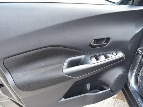 New 2025 Nissan Kicks Play S image 11