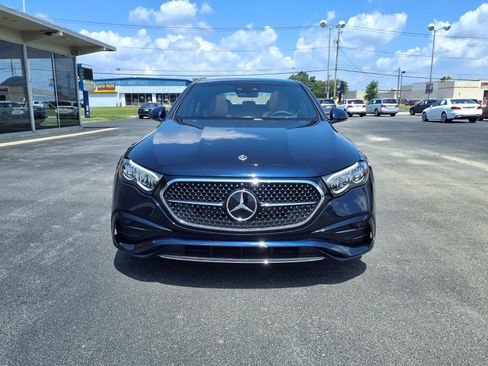 New 2026 Mercedes-Benz E 350 4MATIC Sedan image 2