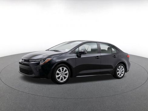 Used 2025 Toyota Corolla LE FWD image 3