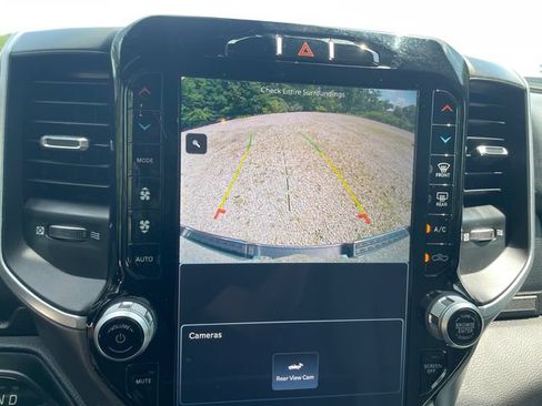 Used 2023 RAM 1500 Big Horn AWD/4WD image 32