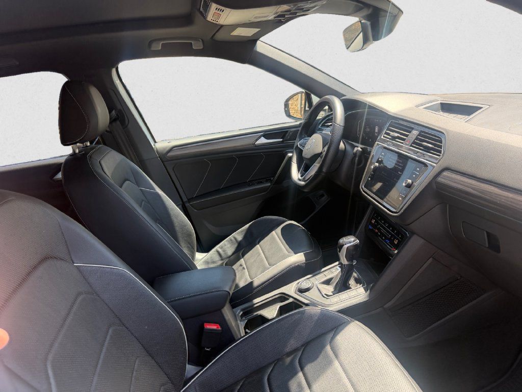 Certified 2023 Volkswagen Tiguan SEL R-Line AWD/4WD image 15