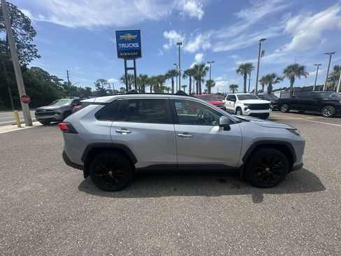 Used 2022 Toyota RAV4 Limited AWD/4WD image 17