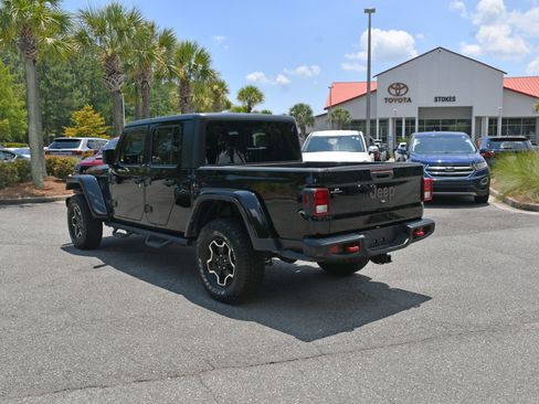 Used 2022 Jeep Gladiator Rubicon w/ Cold Weather Group AWD/4WD image 3