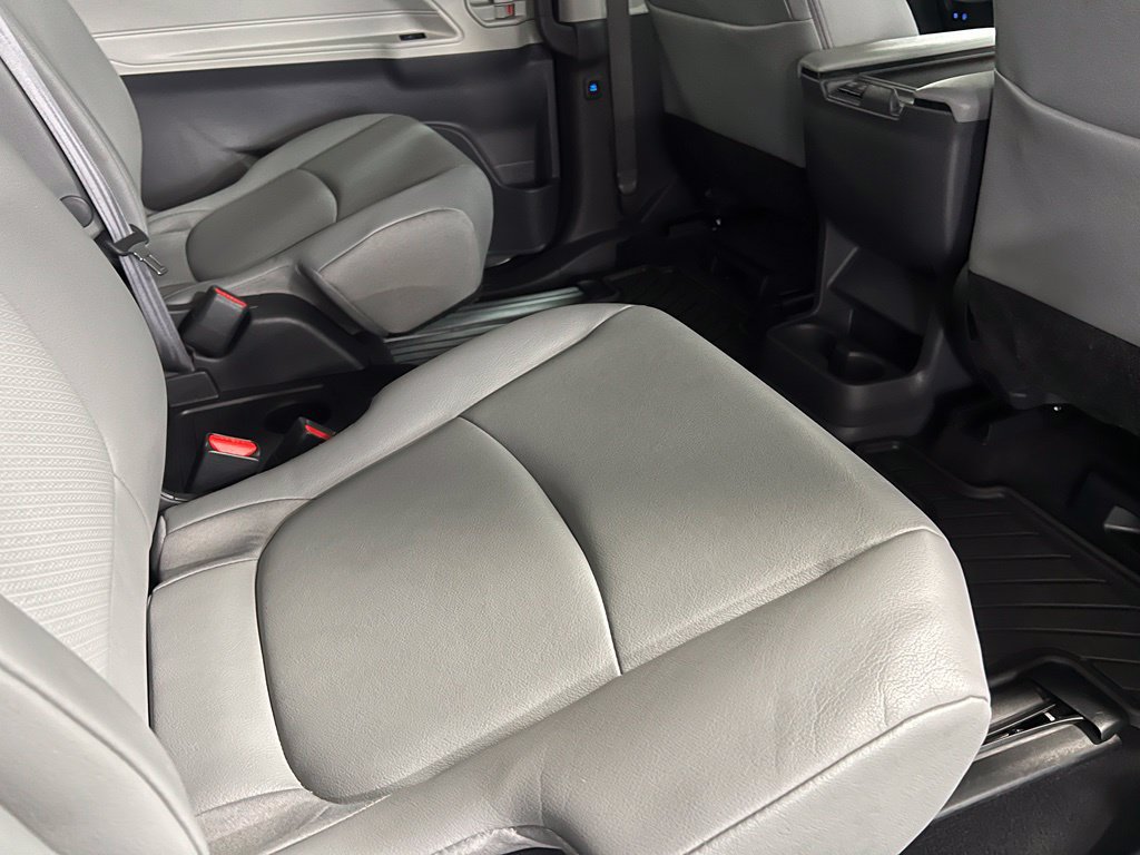 Certified 2023 Toyota Sienna XLE w/ XLE Plus Package FWD image 20