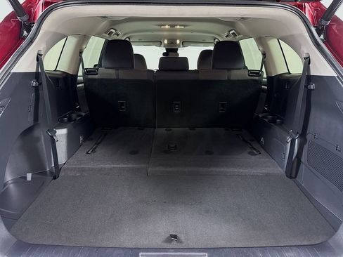 Used 2023 Toyota Highlander LE image 21