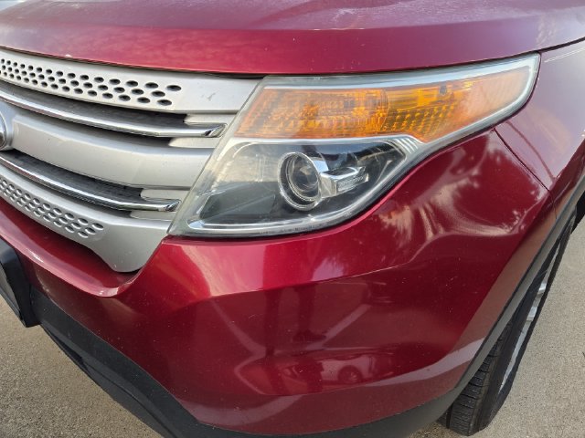 Used 2015 Ford Explorer XLT w/ Equipment Group 202A AWD/4WD image 8