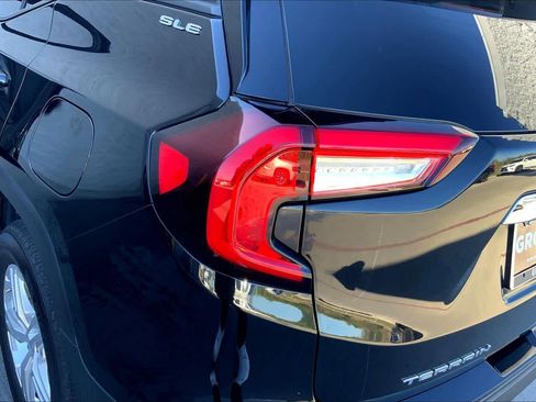 Used 2022 GMC Terrain SLE image 44